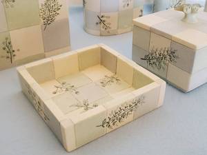 lot 133 image: Very Nice (6) pc Bathroom Accessories Set