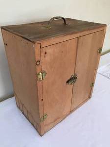 lot 181 image: Hand Made Wooden Storage Box With Shelves