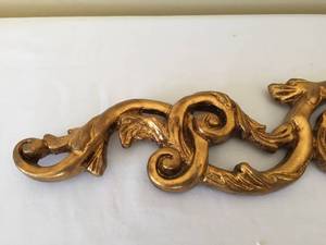lot 184 image: Ornate Gold Wall Mount Piece