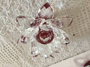 lot 256 image: Set Of Two Manhattan Lotus 5.5 Inch Candle Holders