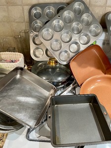 lot 224 image: Cooking and Baking Items