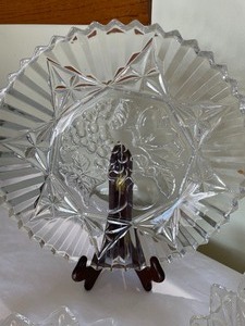 lot 215 image: Serving Dishes