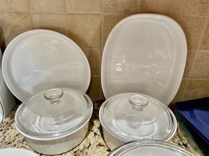 lot 241 image: Pyrex and Corningware Dishes