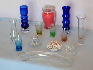 lot 149 image: (13) pc Decorative Glassware & Candle Lot