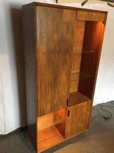 lot 259 image: Wooden Display Unit With Glass Shelves