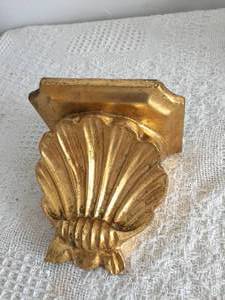 lot 274 image: 3 Ornate Gold Wall Mount Pieces