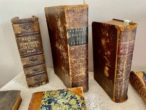 lot 213 image: Vintage Book Lot
