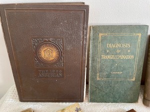 lot 198 image: Lot of Vintage Books