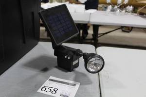 Lot of (11) Maxsa Solar Powered Flag Light 40334