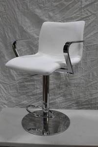 Metal Pedestal Bar Arm Chair Padded White with Foot Rest 22-12x20x36