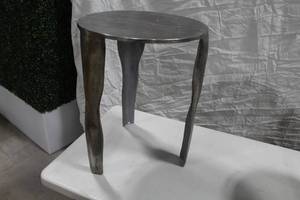 Forged Metal Clyde End Table 3-leg 16Dx20-12H
