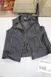 Hot Topic Vest Black Large