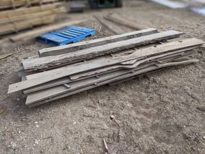 lot 60 image: Pallet of Mixed Weathered Wood - Up to 128 Long & 13 Wide