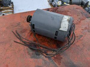 lot 34 image: REFURBISHED GE 5XBY02CD Electric Motor 12 Shaft