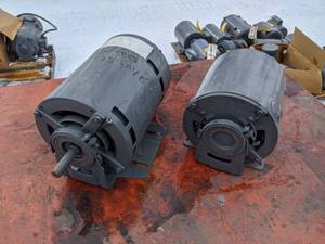 lot 38 image: (2) GE Electric Motors 14 HP 230V & 5XBY02ED