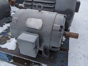 lot 43 image: REFURBISHED Allis Chalmers 5 HP Electric Motor (3 Phase)