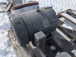 lot 63 image: REFURBISHED Baldor 5 HP Electric Motor (1 Phase)