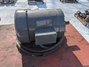 lot 69 image: REFURBISHED Leeson 5 HP Electric Motor (3 Phase)