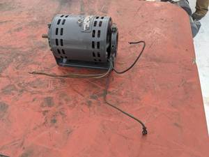 lot 73 image: REFURBISHED Robbins 115 HP Electric Motor (1 Phase)