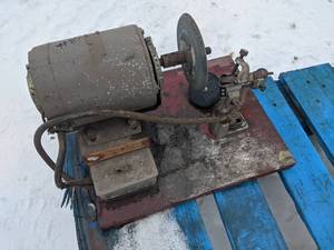 lot 87 image: Bench Mount Valve Grinder (1 Phase)