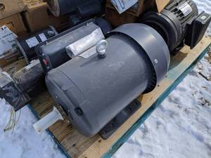 lot 10 image: NEW Techtop 7.5 HP Electric Motor (1 Phase)