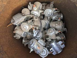 lot 108 image: Bucket of 12V Solenoids