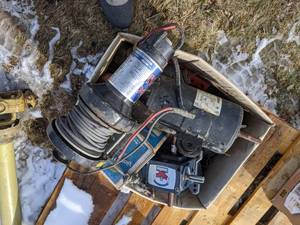 lot 111 image: 2500 LBS 12Vdc Winch  Assorted Electric Motors