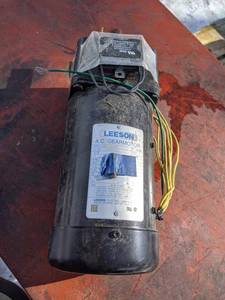 lot 123 image: USED Leeson Gearmotor 0.16 HP (1 Phase)
