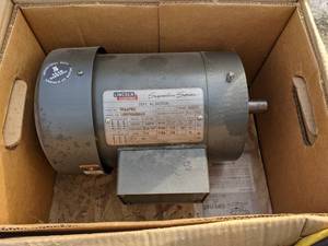 lot 127 image: NEW Lincoln 1 HP Electric Motor (3 Phase)
