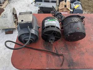 lot 133 image: (3) Assorted (1 Phase) Electric Motors