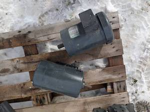 lot 135 image: USED 1HP & 2HP Electric Motors (3 Phase)
