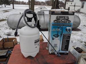 lot 163 image: New 3 Gallon Sprayer