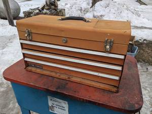 lot 168 image: NAPA Tool Box w some tools