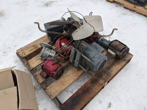 lot 177 image: Pallet of 8 Assorted Electric Motors