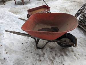 lot 187 image: Wheel Barrow w Pneumatic Tire