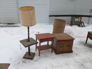 lot 196 image: (2) End Tables and Lamp