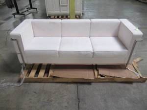 lot 232 image: Flash Furniture Hercules Regal Series Contemporary White Leather Sofa with Encasing Frame ZBREG8103SOFWH