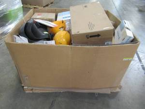lot 406 image: WHOLESALE MIXED PALLET OF MISCELLANEOUS HOUSEWARES AND FAUCETS