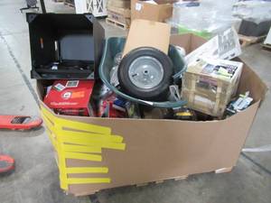 lot 408 image: WHOLESALE MIXED PALLET OF MISCELLANEOUS GARAGE ITEMS AND SMALL HOUSEWARES