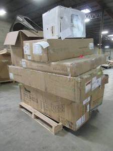 lot 424 image: WHOLESALE MIXED PALLET OF INDOOR LIVING ROOM FURNITURE, LIGHTING AND HOME DECOR