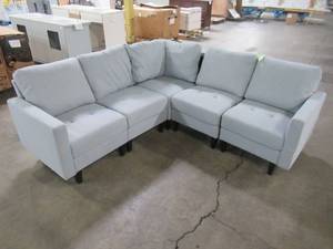 lot 319 image: Noble House 5-Piece Light Gray Polyester 4-Seater L-Shaped Sectional Sofa with Wood Legs 12164