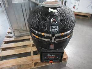 lot 326 image: Vision Grills Kamado Pro Ceramic Charcoal Grill S-4C1D1