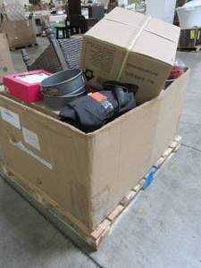 lot 118 image: WHOLESALE MIXED PALLET OF MISCELLANEOUS FURNITURE AND SMALL HOUSEWARES