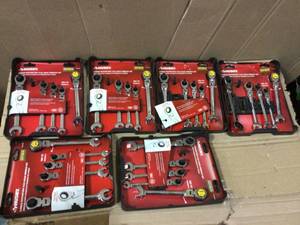 lot 15 image: SAE Flex Ratcheting Combination Wrench Set (5-Piece) by Husky Open Box Customer Returns See pictures.