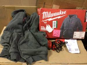 lot 23 image: Mens X-Large M12 12-Volt Lithium-Ion Cordless Gray Heated Hoodie Kit with (1) 1.5Ah Battery and Charger by Milwaukee in good condition
