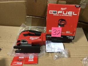 lot 32 image: M18 FUEL 18-Volt Lithium-Ion Brushless Cordless Jig Saw (Tool-Only) by Milwaukee Open Box Customer Returns See pictures.