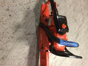lot 113 image: Echo CS-400 40.2 cc Gas 2-Stroke Cycle Chainsaw see pictures