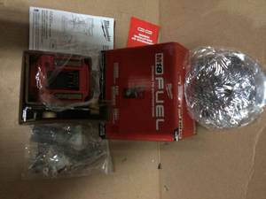 lot 95 image: M18 FUEL 18-Volt Plunge Base Lithium-Ion Brushless Cordless Compact Router (Tool-Only) by Milwaukee Customer returns see pictures