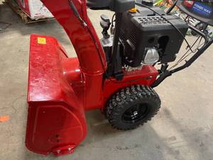 lot 118 image: Toro 28 (71 cm) Power Max HD 928 OAE 28 in. 265cc Two-Stage Electric Start Gas Snow Blower (38840) in working conditions
