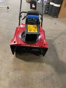 lot 119 image: Power Clear 721 E 21 in. 212 cc Single-Stage Self Propelled Electric Start Gas Snow Blower by Toro in working conditions see pictures and descriptions